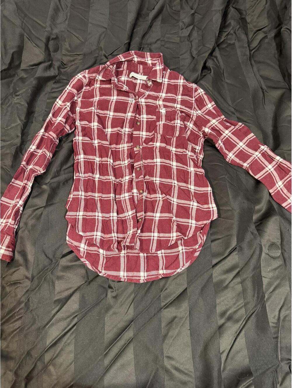 Abercrombie & Fitch Women's XS Burgundy Plaid Button-Up Shirt